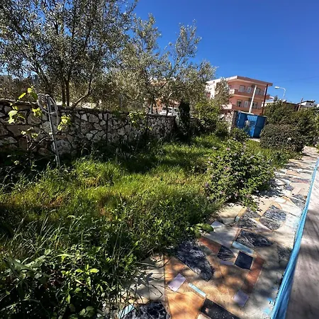 بيت ضيافة Famyli Garden كساميل